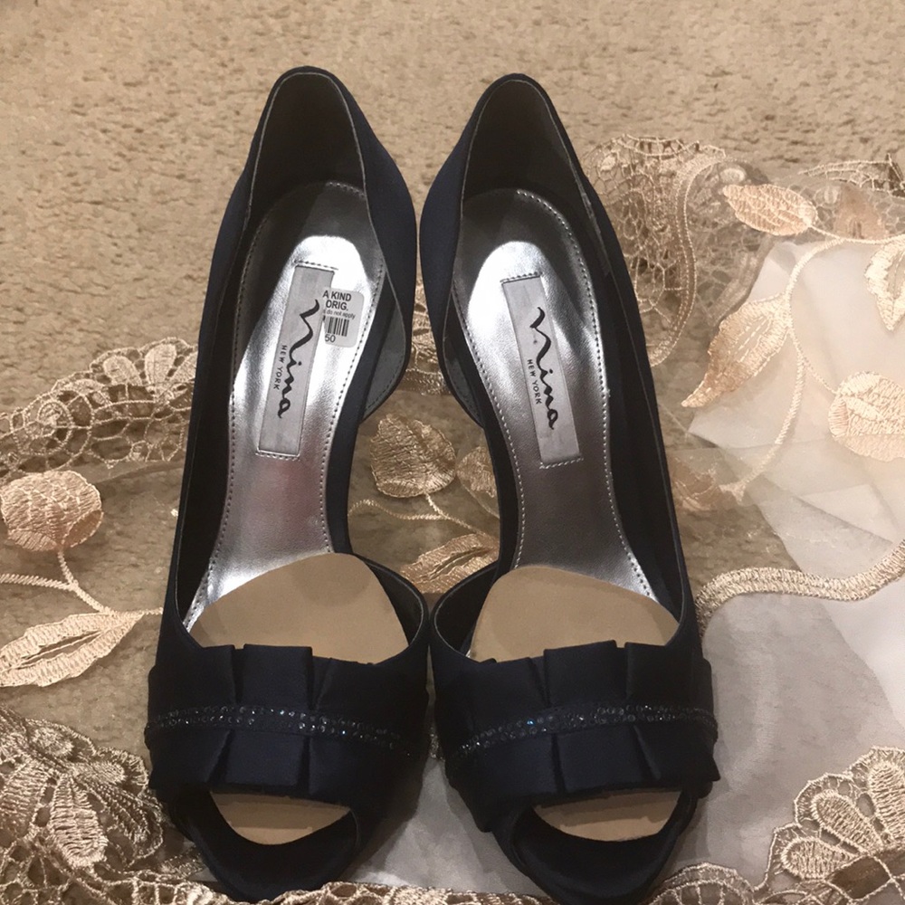 Shoes - Picture 2 of 4